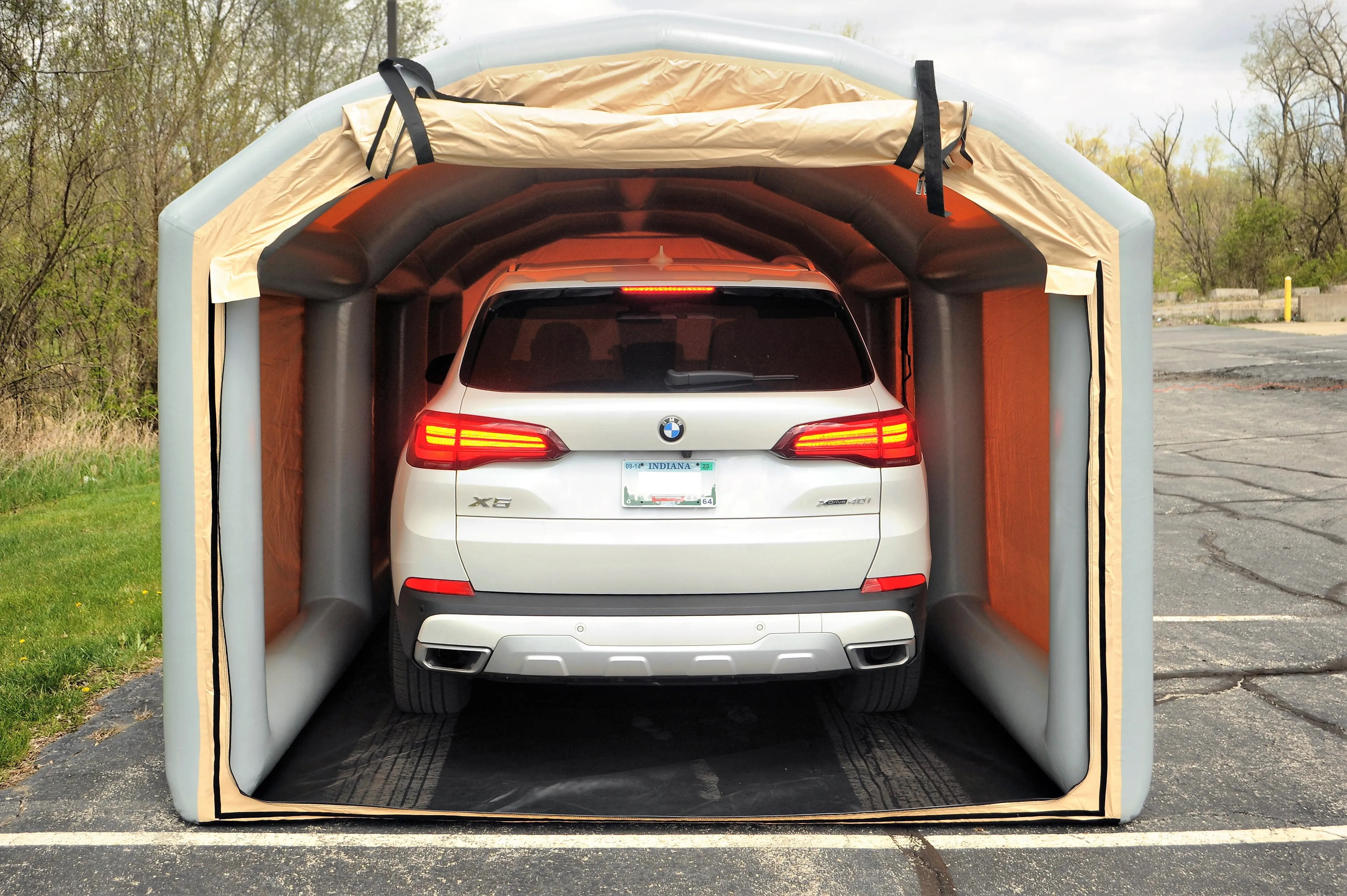 CarCapsule Outdoor Showcase Temporary Garage