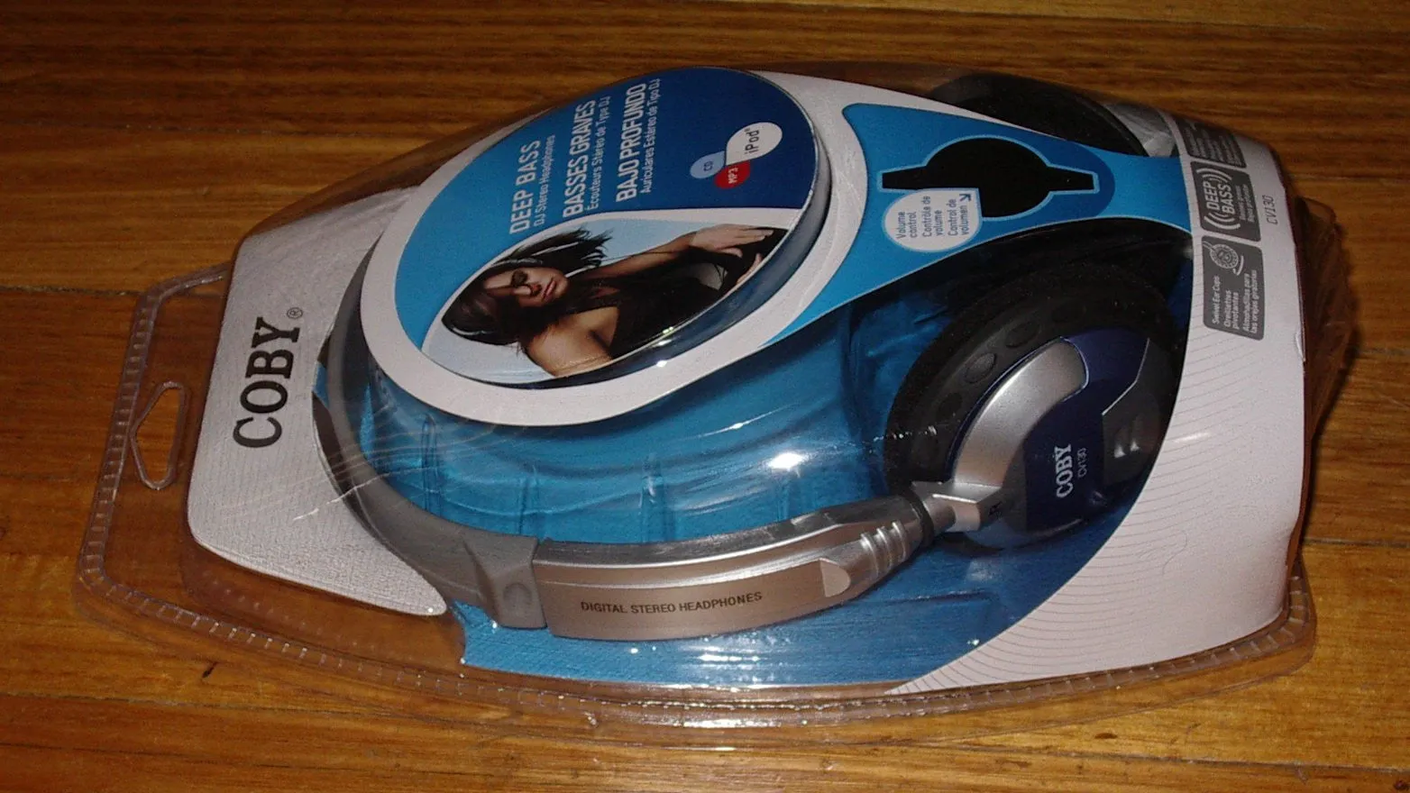 Coby Super Bass Stereo Headphones with 2mtr Cord & 3.5mm Plug - Part # CV130