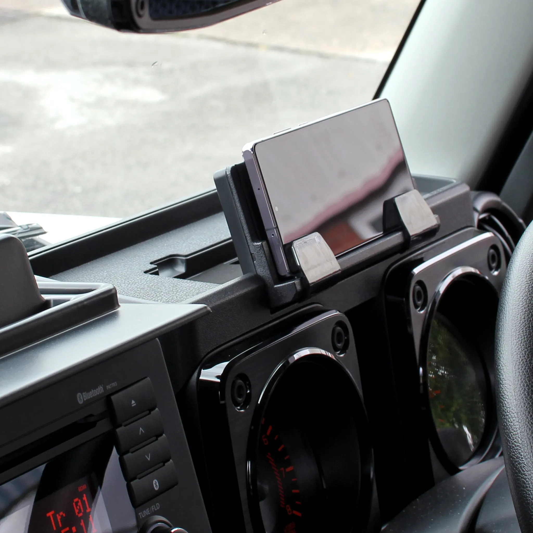 Dashboard Storage Tray with Phone Holder & Wireless Charger for Suzuki Jimny (2018 )