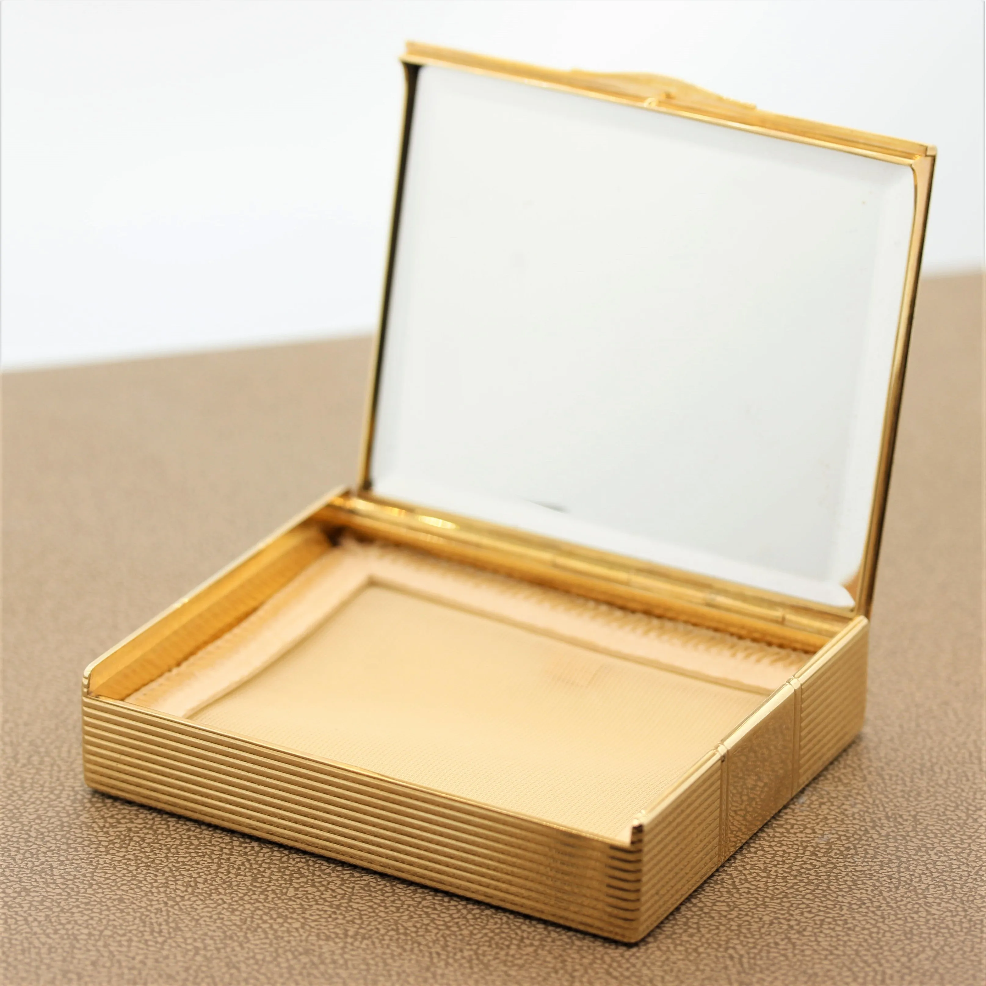 Tiffany & Co. Ruby Diamond Gold Compact Powder Case