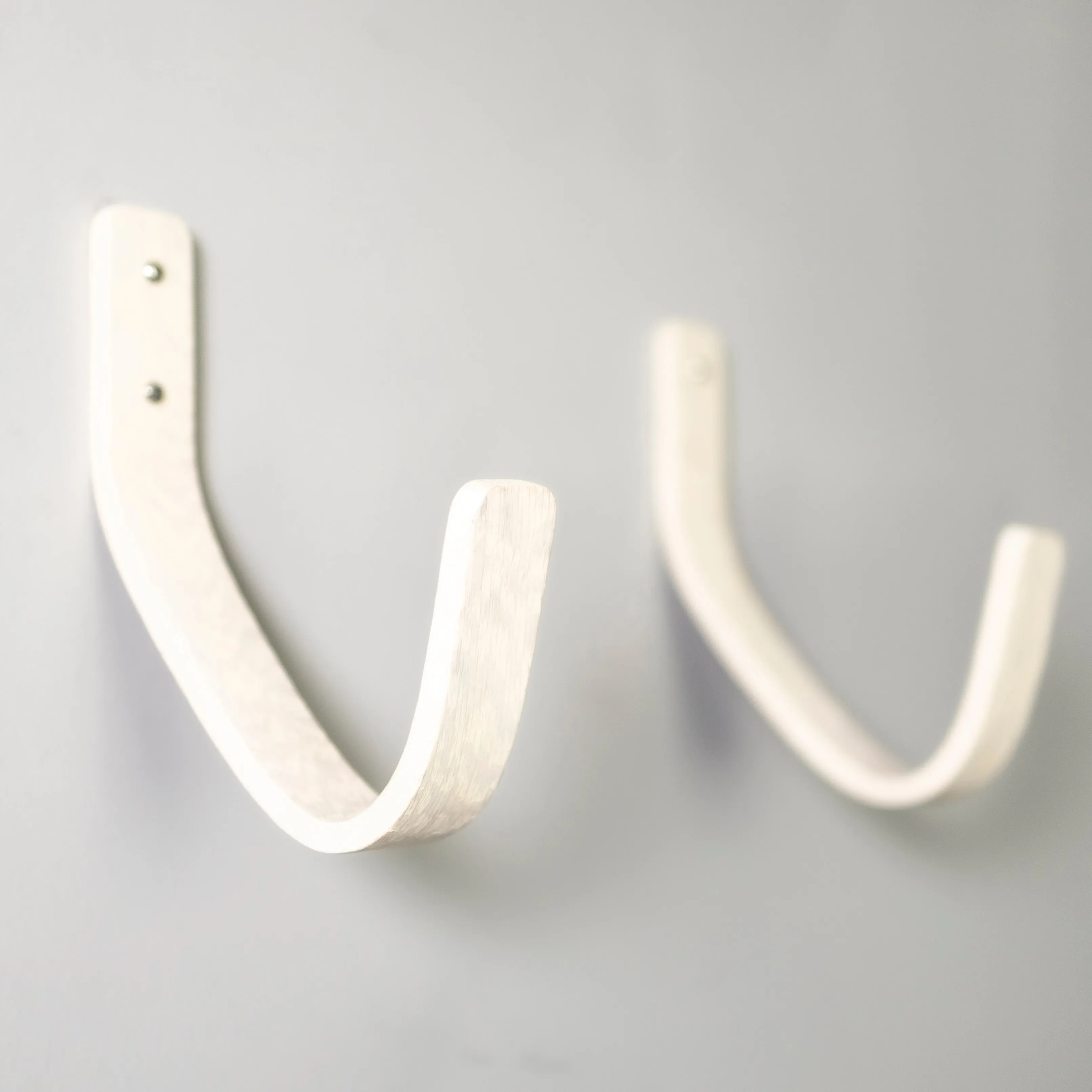 Waves 2.0 | Longboard - Surfboard Wall Mounts | Nordic White