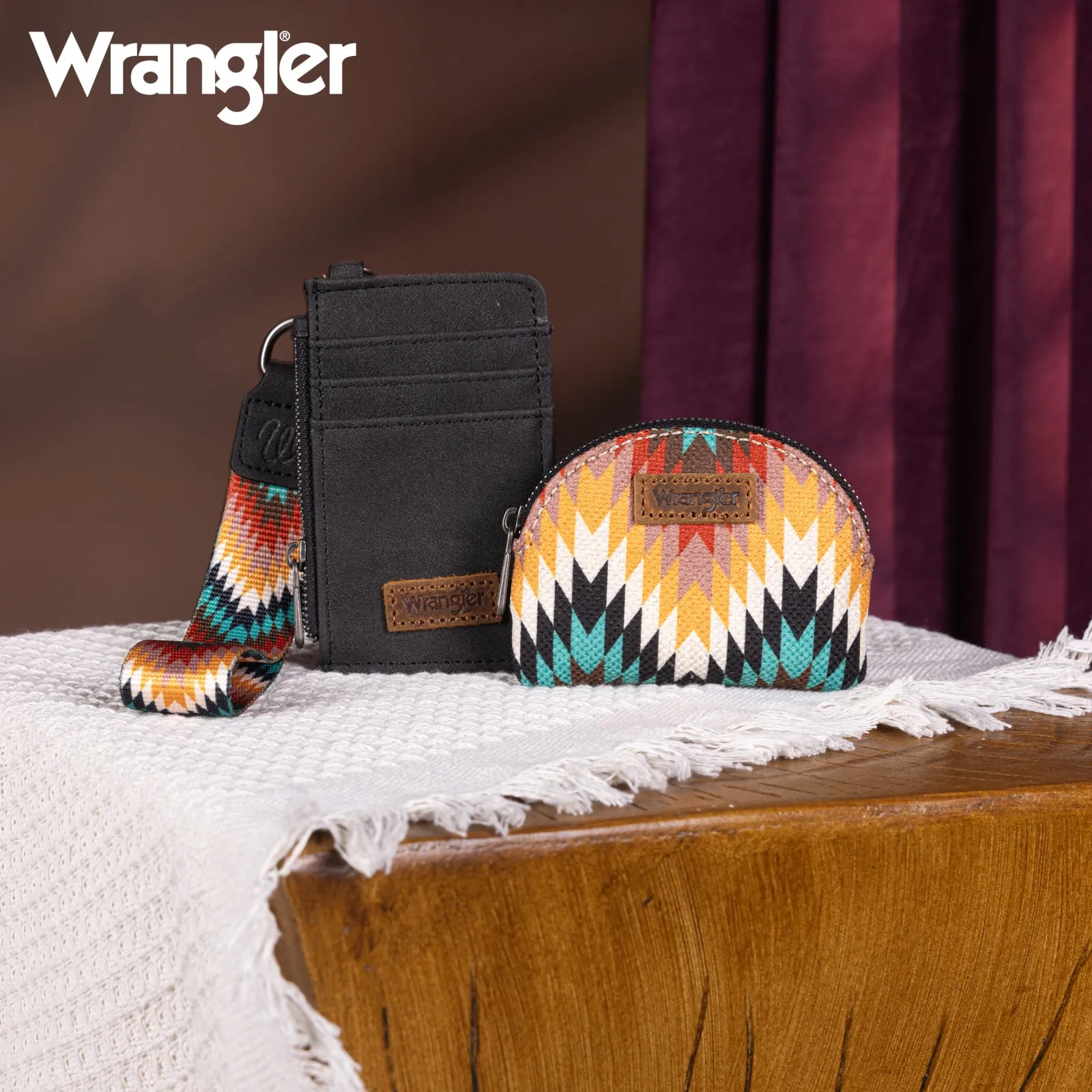 WG2211-W0051  Wrangler Southwestern Art Print Dual Pouch Wristlet -Black